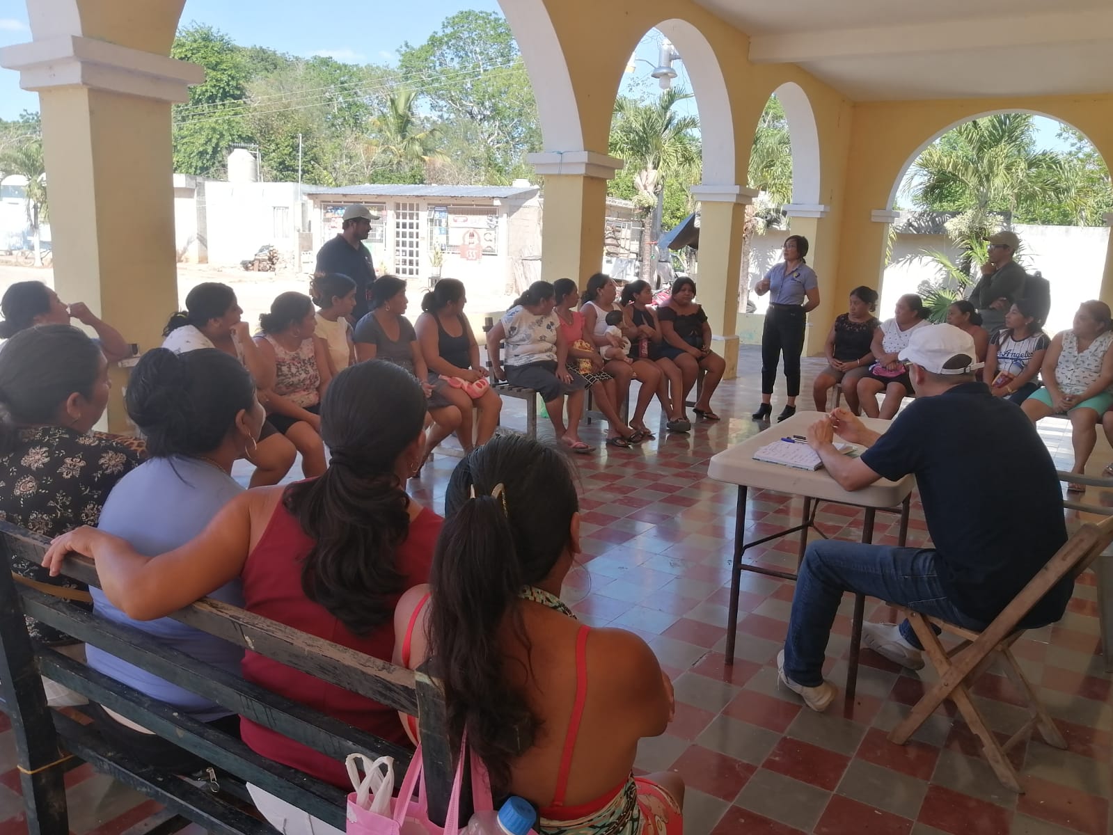 Del ahorro al emprendimiento: mujeres que cambian su vida con una primera oportunidad