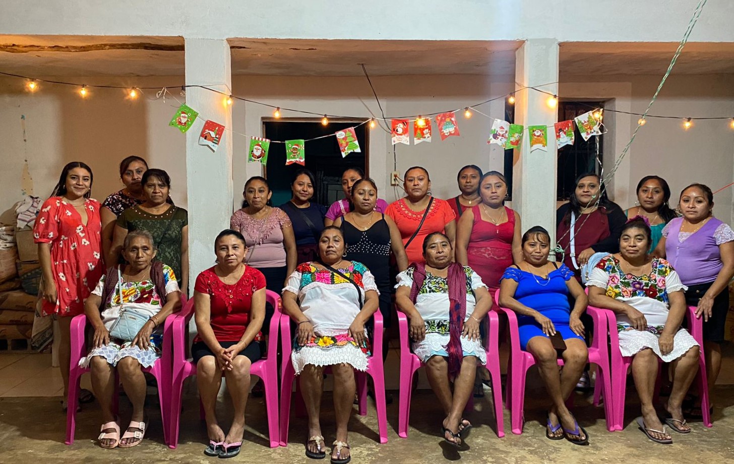 Creciendo con confianza y luz al camino: la graduación de grupos de ahorro en municipio de Chikindzonot